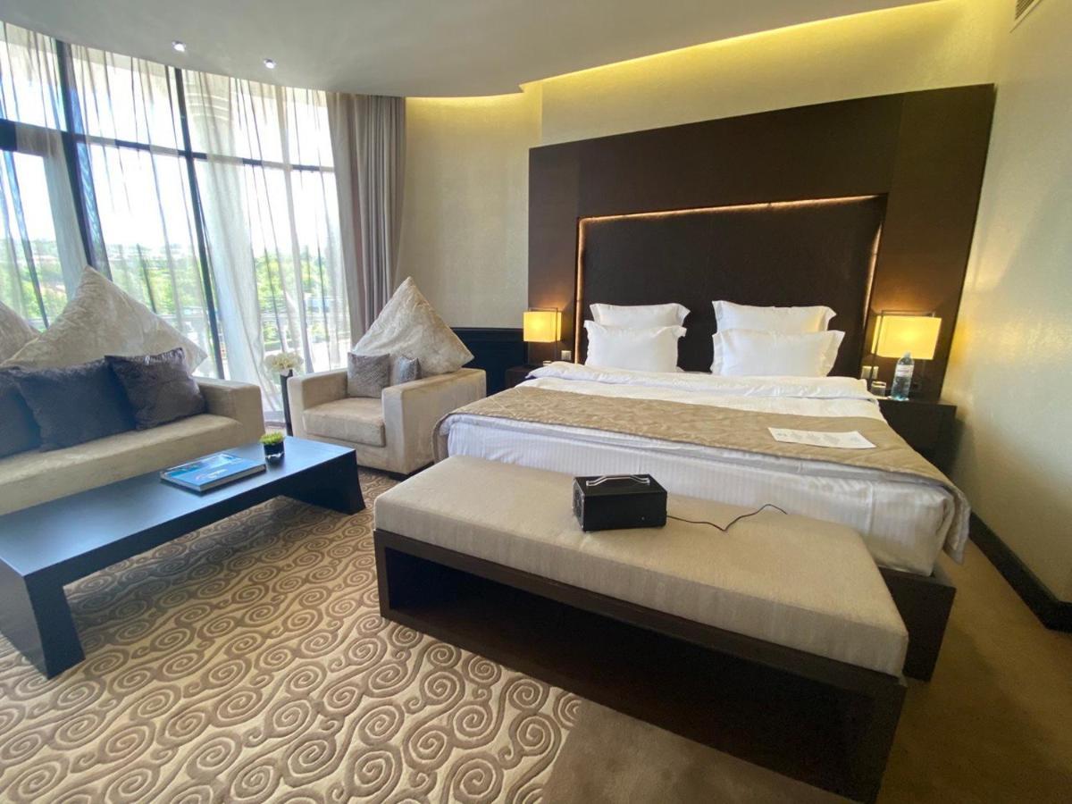 Donatello Boutique Hotel Almaty Bagian luar foto