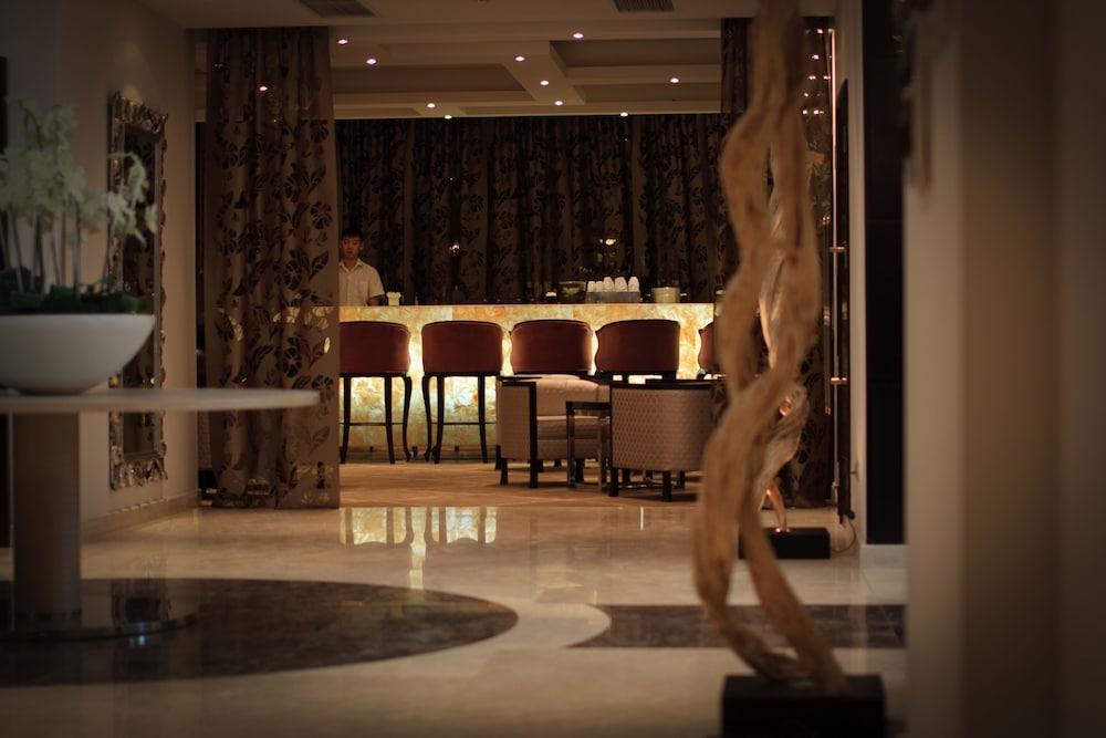 Donatello Boutique Hotel Almaty Bagian luar foto
