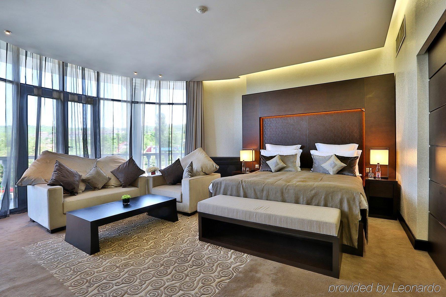 Donatello Boutique Hotel Almaty Bagian luar foto