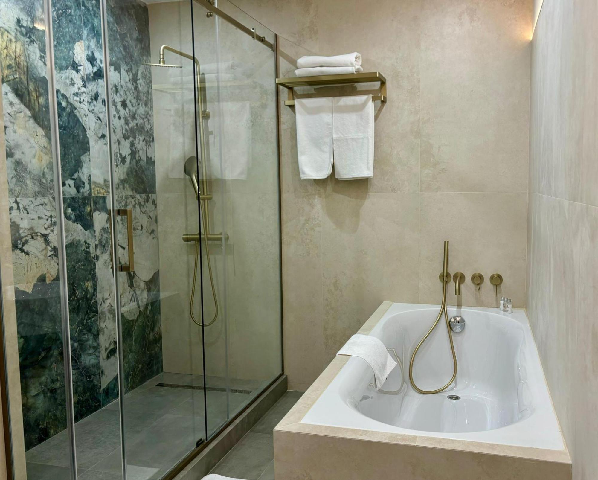 Donatello Boutique Hotel Almaty Bagian luar foto