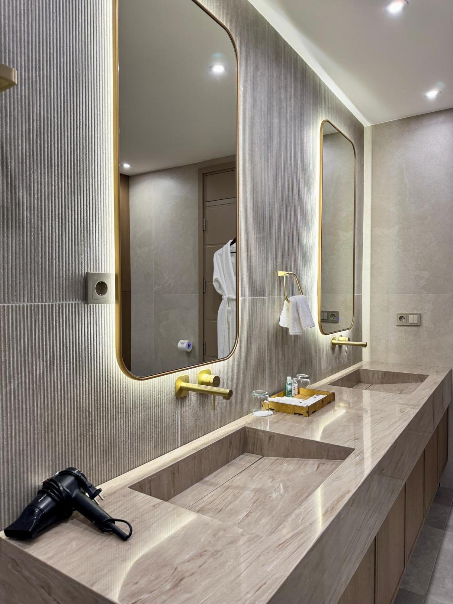Donatello Boutique Hotel Almaty Bagian luar foto